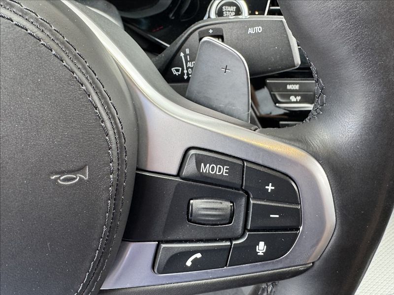 BMW Řada 5 3,0 530d xDrive Mpaket původČR - fotka 29 z 50