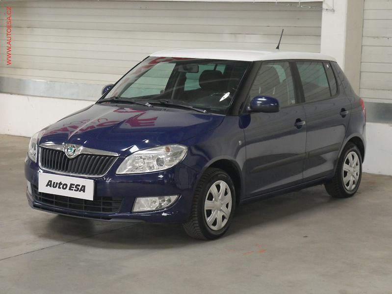 Škoda Fabia (2012) 1.6TDi, ČR, Ambiente, AC, TZ - fotka 3 z 13