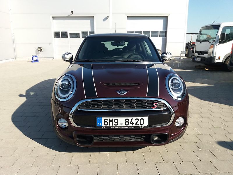 Mini Cooper S 2.0i,141kW,1.MAJ-ČR!17.Tis-km! - fotka 2 z 29