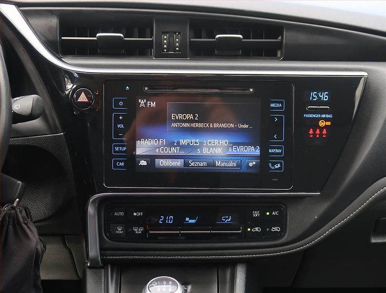 Toyota Auris (2016) 1.6 Valvematic, Serv.kniha - fotka 12 z 20