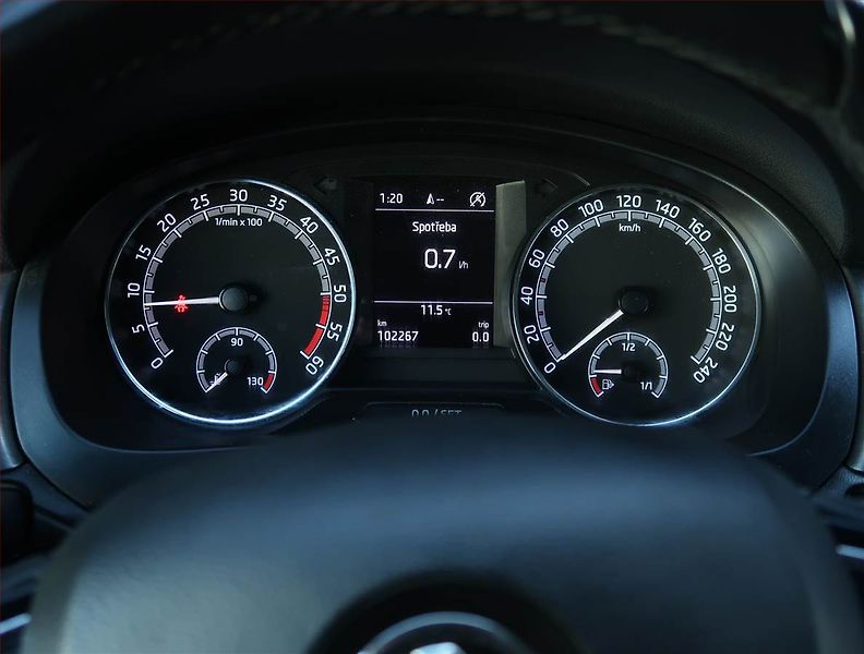 Škoda Rapid (2018) Spaceback 1.4 TDI, Xenony - fotka 11 z 16