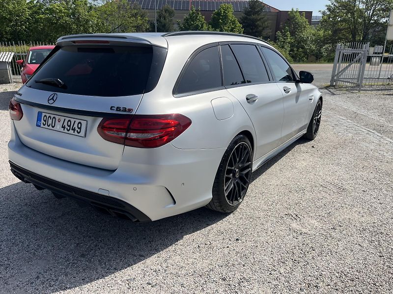 Mercedes-Benz Třídy C (2017) C63S AMG V8 Biturbo  - fotka 12 z 55