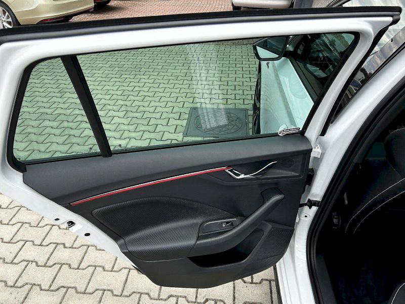Škoda Kamiq (2025) 1.0 TSI 85kW DSG Monte Carlo - fotka 26 z 35