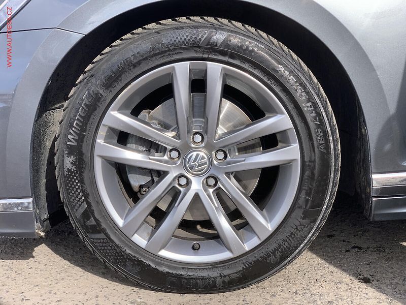 Volkswagen Passat (2015) 2.0 TDi, Highline, LED, navi - fotka 20 z 20