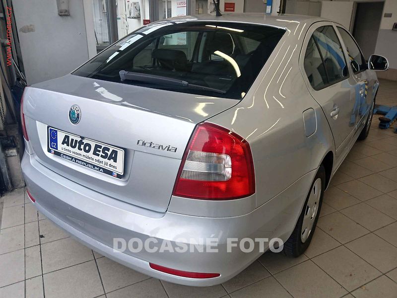 Škoda Octavia (2011) 1.2 TSI, ČR, servis.kniha, AC - fotka 2 z 3