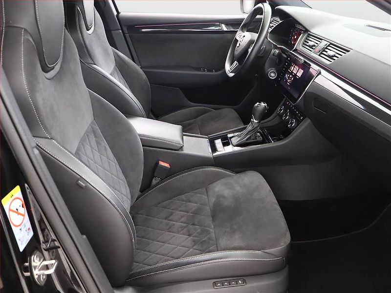 Škoda Superb (2019) Sportline 2.0 TDI - fotka 7 z 19