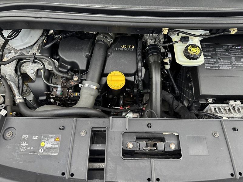 Renault Scénic (2013) 1.5dCi Digi Klima Polokůže - fotka 32 z 48