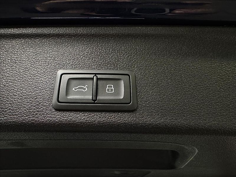 Audi A4 40TFSI Q S-LINE NEZ-TOP MATRIX - fotka 38 z 47