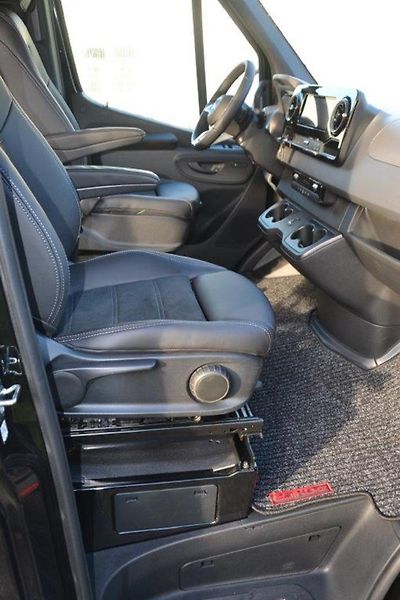 Mercedes-Benz Sprinter 319 Camper Family - fotka 24 z 51