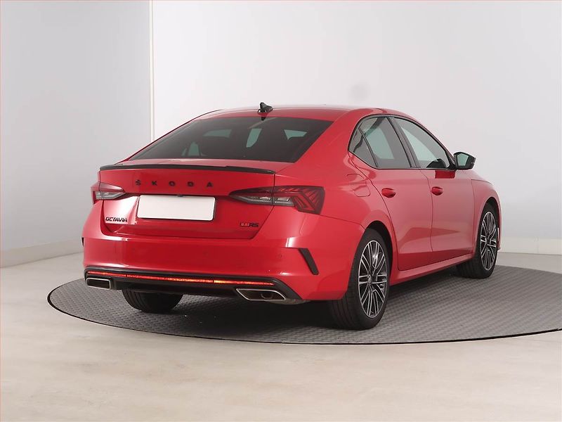Škoda Octavia (2021) RS 2.0 TSI - fotka 5 z 20