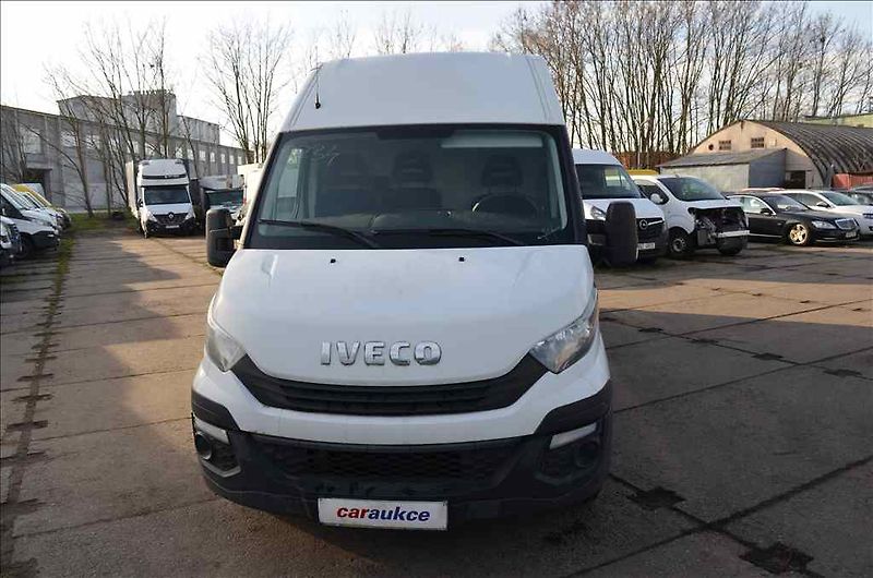 Iveco Ostatní (2018) 35S12 2,3 D - fotka 2 z 23