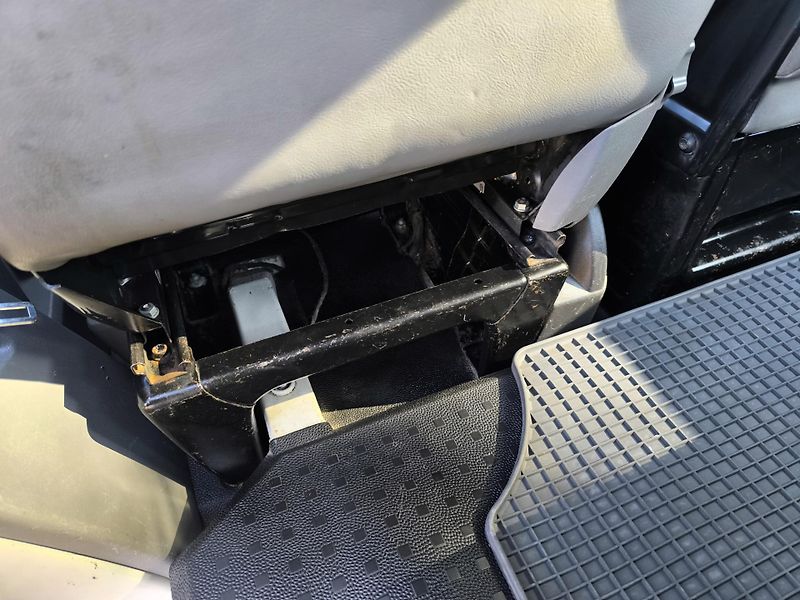 Volkswagen Transporter (2004) 1.9 TDI SERVISNÍ KN.DOL. KM - fotka 23 z 42