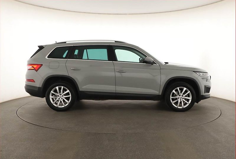 Škoda Kodiaq (2023) 2.0 TDI - fotka 6 z 20