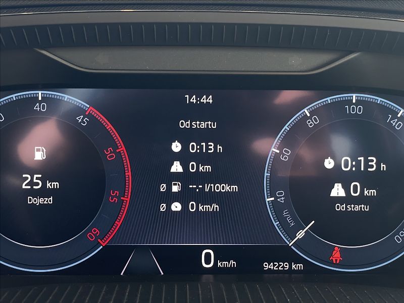 Škoda Octavia 2,0 TDI Combi Ambition Plus - fotka 10 z 24