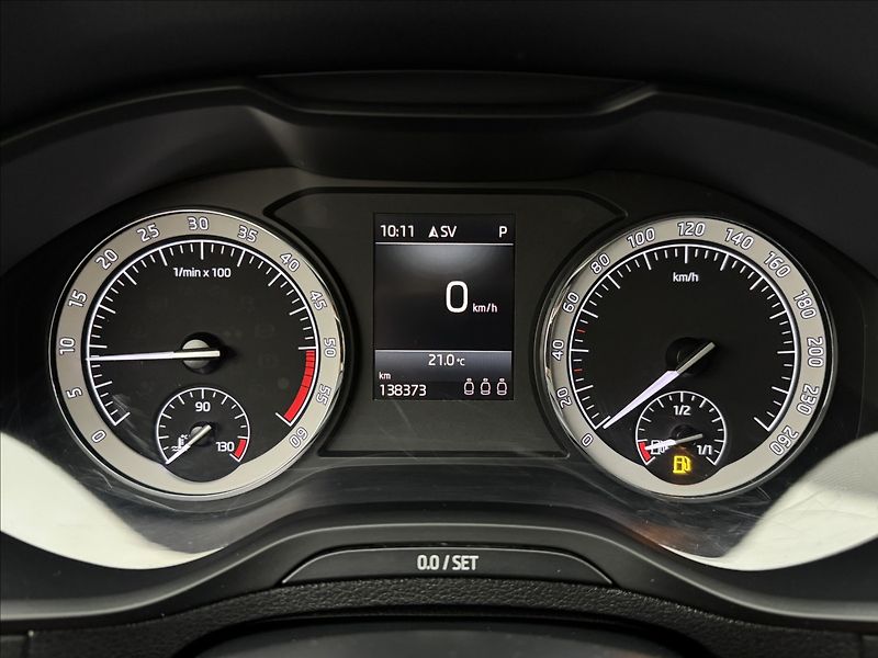 Škoda Karoq 1,6 DSG ACC STYLE+ NAVI KAMERA - fotka 10 z 39
