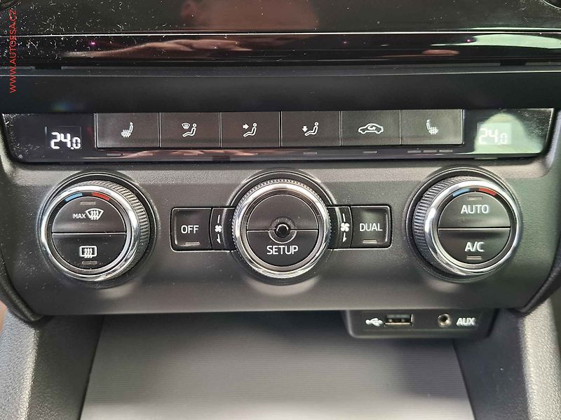 Škoda Octavia (2013) 2.0 TDi, 2.maj, AC, TZ - fotka 14 z 21