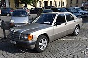 Ze startu XIV. Slánského okruhu - průjezd Londou.