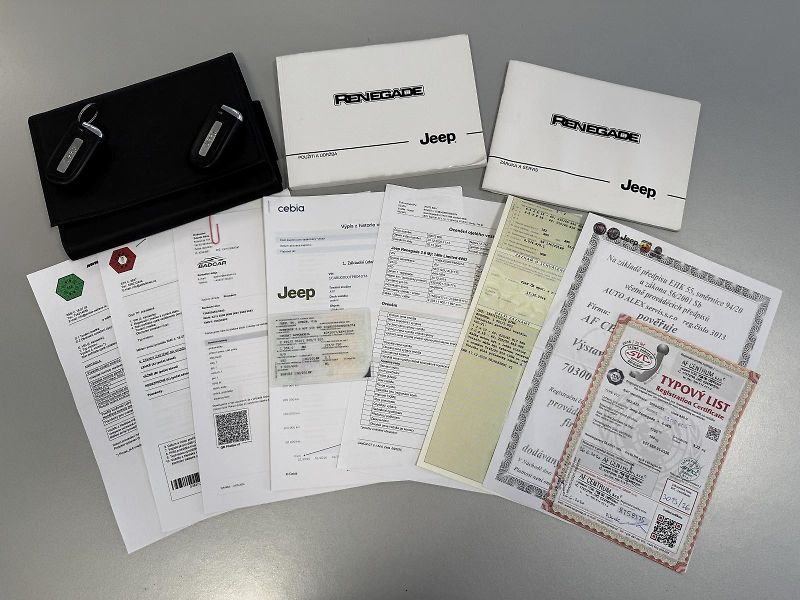 Jeep Renegade 2.0 MJT, 6MT, 4x4, CZ, 1.maj. - fotka 44 z 47