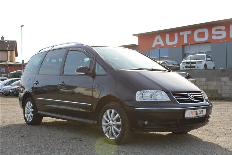 Volkswagen Sharan 1,9 TDi  TAŽNÉ,XENONY,7-MÍST - fotka 3 z 31