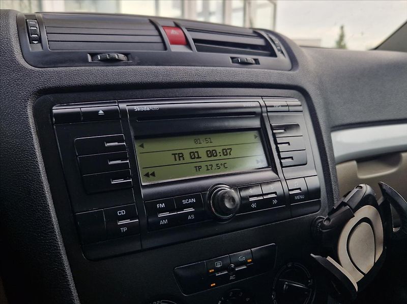 Škoda Octavia 2,0 TDi 103kW AC NOVÝ OLEJ - fotka 27 z 31