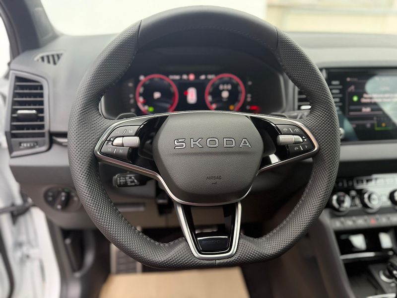 Škoda Karoq Sportline 1,5 TSI 110 kW DSG - fotka 10 z 25