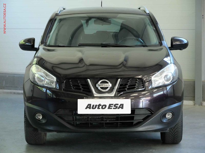 Nissan Qashqai (2012) 1.6 16V, ČR, Panor, AC - fotka 2 z 19