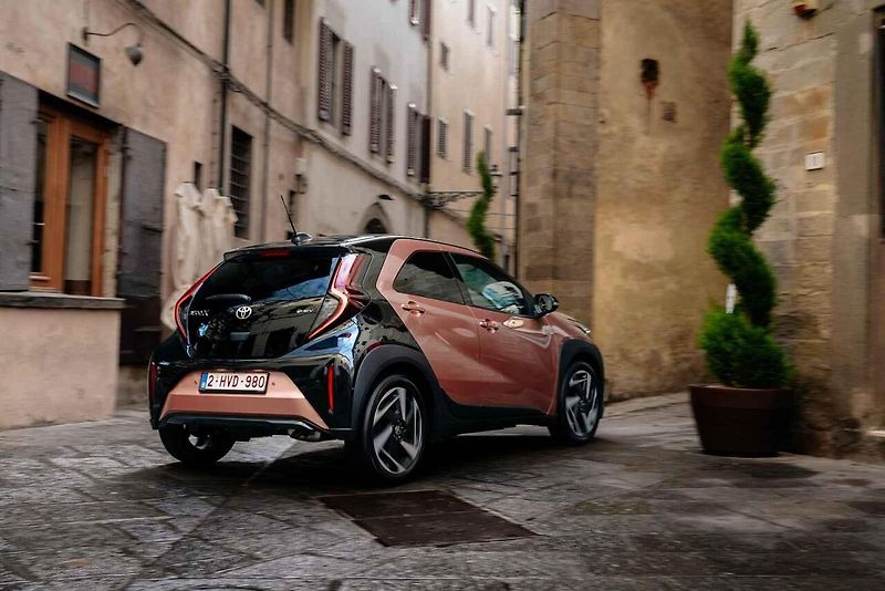 Toyota Aygo X je jediným full hybridem ve své třídě.