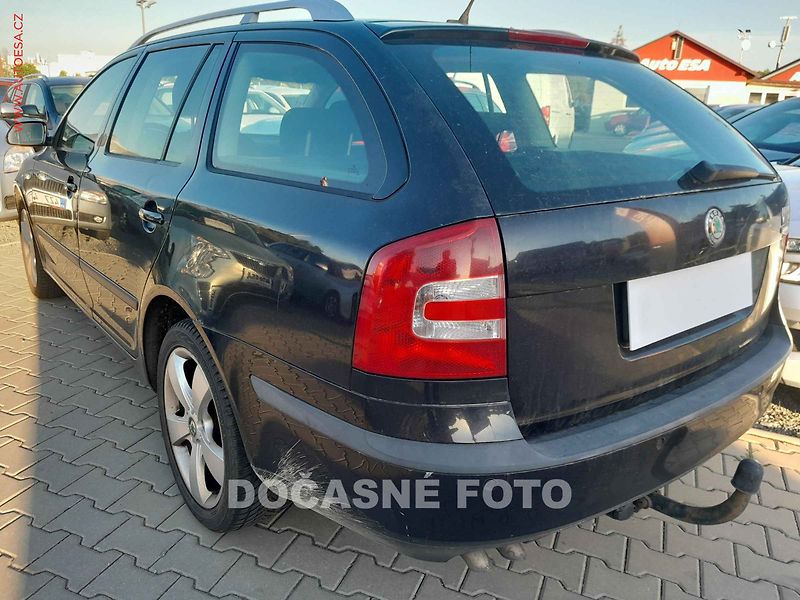Škoda Octavia (2008) 1.9 TDi, Xenon, navi, park - fotka 2 z 3
