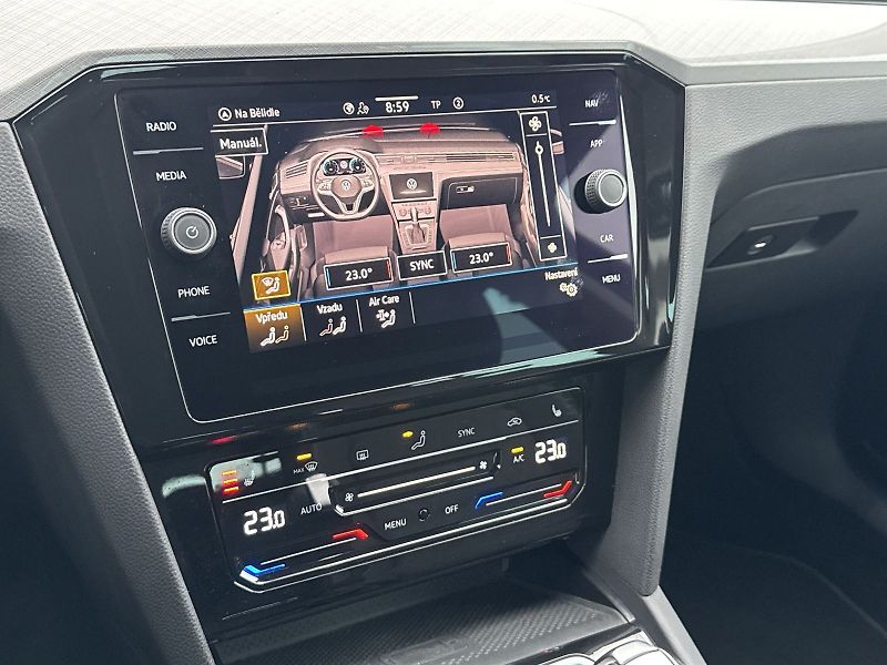 Volkswagen Passat (2022) Variant 2.0 TDI DSG Business - fotka 15 z 33