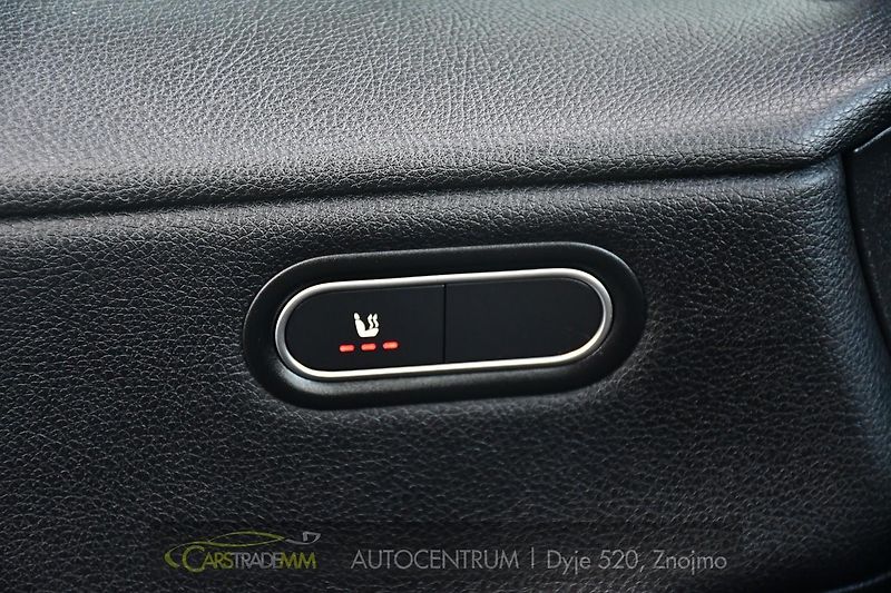 Mercedes-Benz CLA 200d LED A/T NAVI KAMERA - fotka 41 z 54