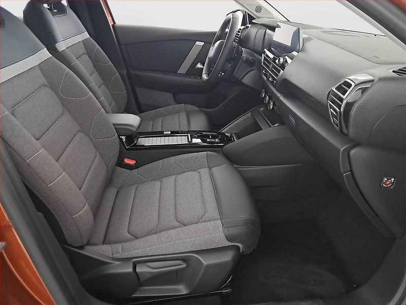 Citroën C4 (2023) Feel 1.2 PureTech, Automat - fotka 9 z 17