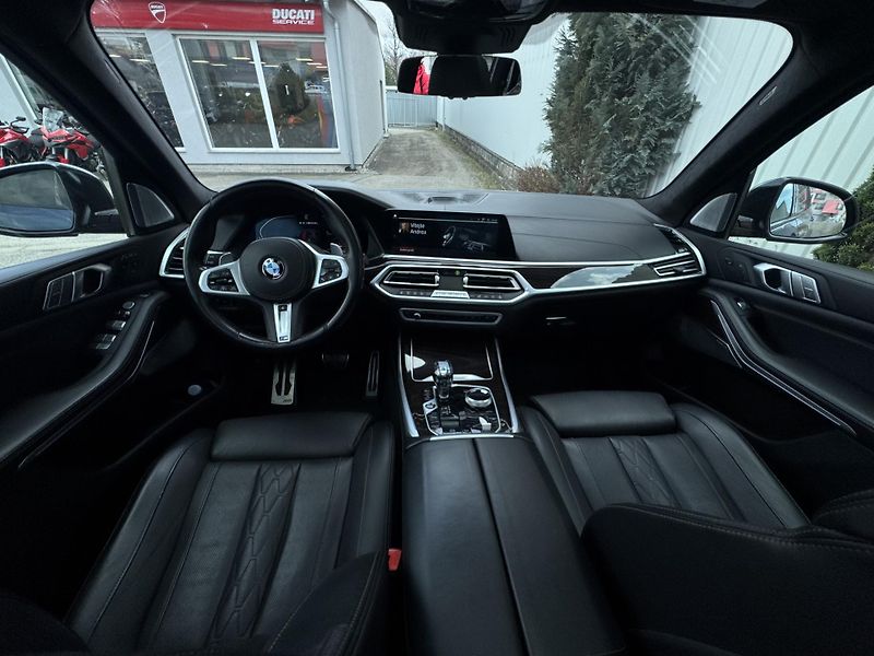 BMW X7 (2020) M50i PANO B&W TV NIGHTvis - fotka 8 z 12