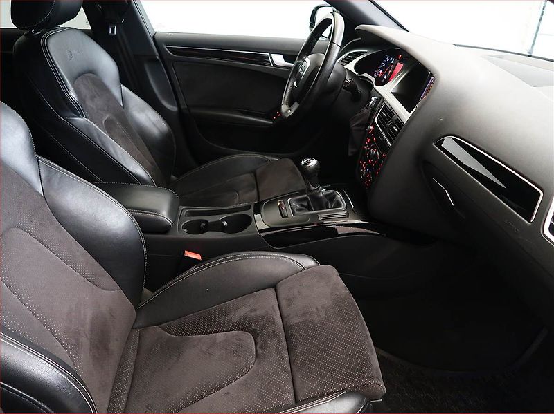 Audi A4 (2011) 1.8 TFSI, Serv.kniha, Xenony - fotka 9 z 17