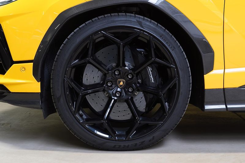 Lamborghini Urus Performante, Akrapovič - fotka 15 z 41