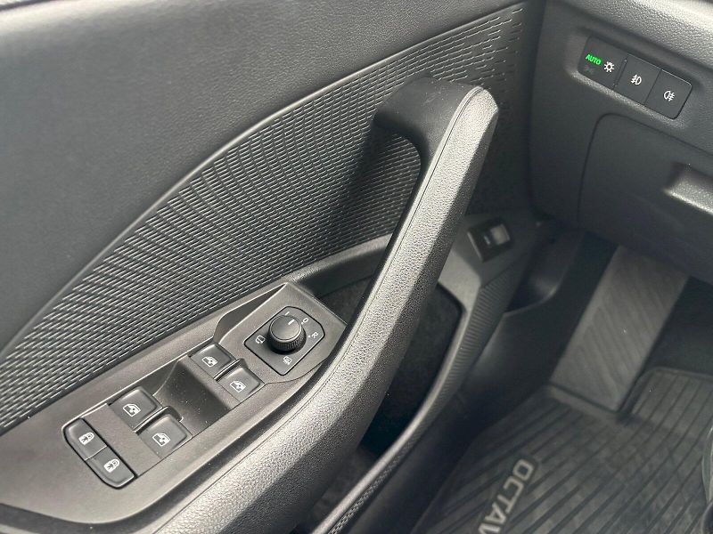Škoda Octavia (2021) 2.0 TDI 110kW Style Plus - fotka 10 z 35