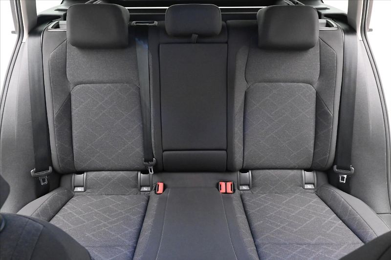 Volkswagen Golf 2,0 TDI 110 kW DSG Life Záruka - fotka 28 z 31