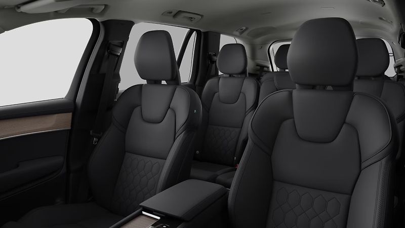 Volvo XC90 (2026) T8 AWD RECHARGE DARK PLUS 7m - fotka 9 z 11