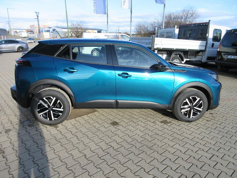 Peugeot 2008 STYLE PureTech 100 S&S MAN6 - fotka 13 z 36