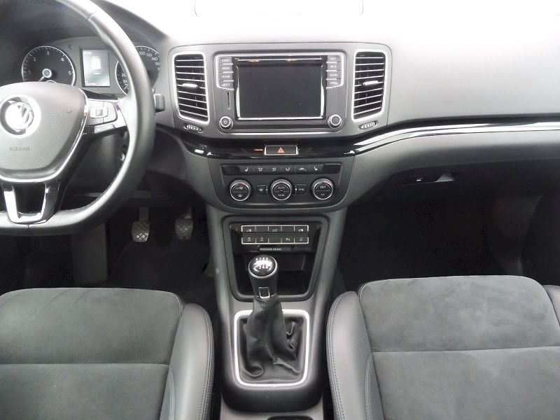 Volkswagen Sharan (2015) Highline 2,0 TDI 110kW 4MOTION - fotka 11 z 26