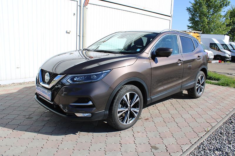 Nissan Qashqai 1.3 DiG-T 1.Majitel ČR Panoram - fotografie inzerátu