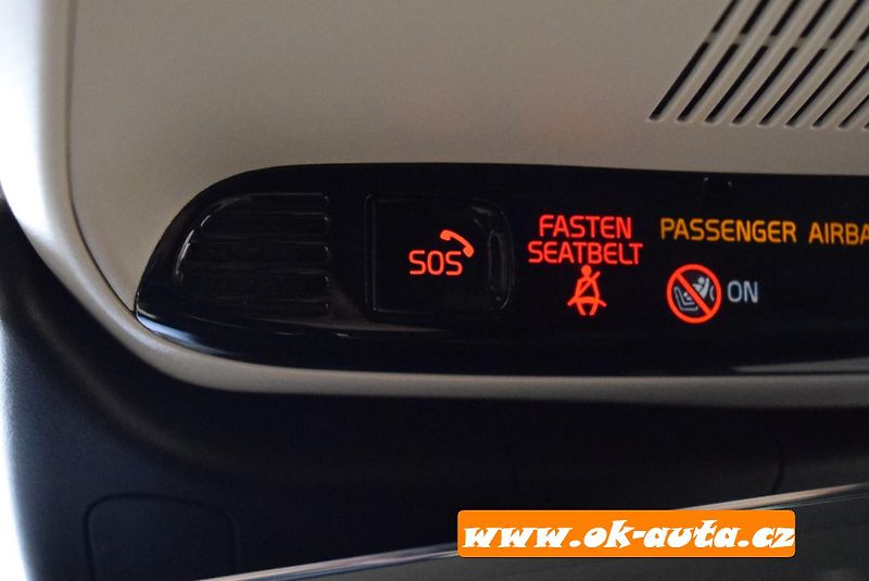 Volvo V60 2.0 D PRAV.SERVIS AUTOMAT 2020 - fotka 53 z 61
