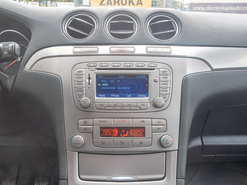 Ford Galaxy (2010) 2.0D 103KW – TAŽNÝ - fotka 18 z 37