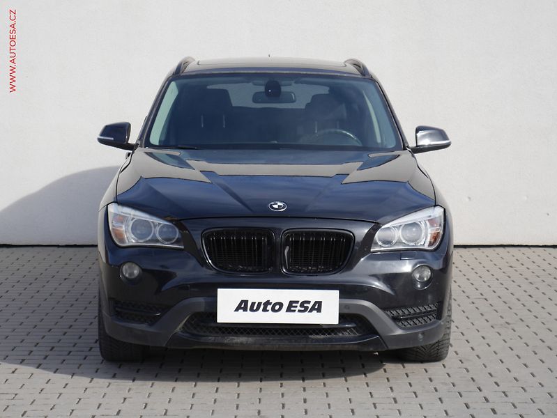 BMW X1 (2012) 2.0D xDrive 20d, AT - fotka 2 z 17