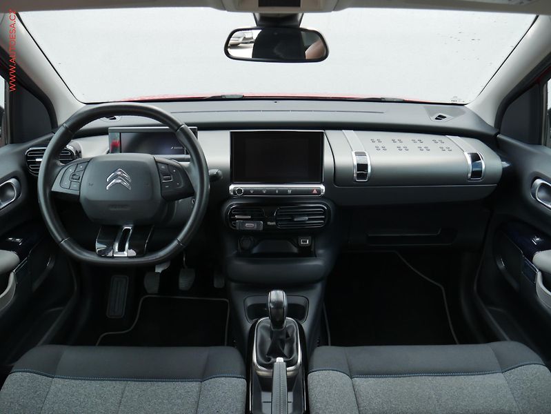 Citroën C4 Cactus (2018) 1.2 PT, ČR, servis.kniha, AC - fotka 8 z 19