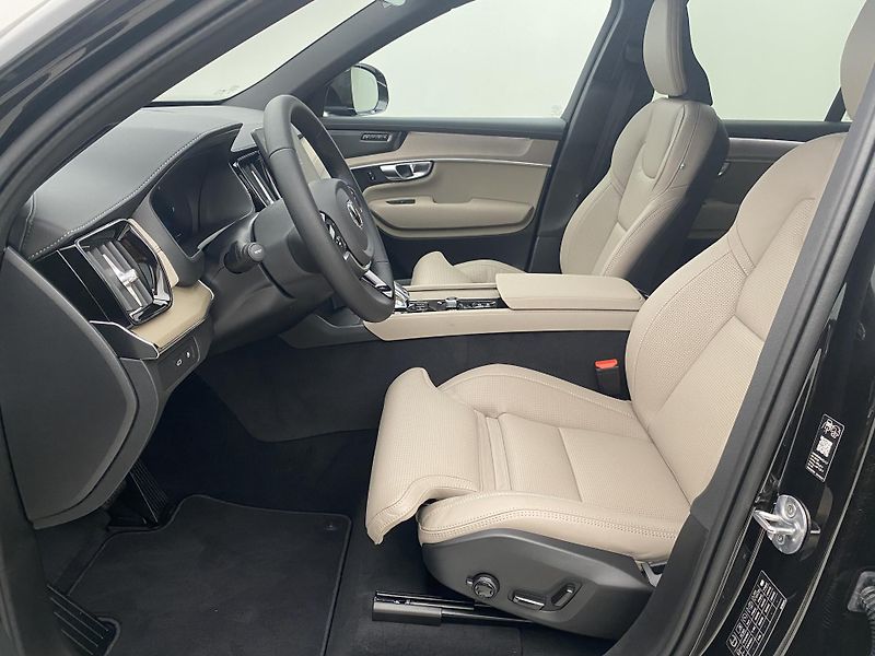 Volvo XC90 (2026) T8 AWD RECHARGE BRIGHT PLUS 7m - fotka 3 z 55