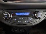 Toyota Yaris (2015) 1.5 Hybrid, Automat - náhled 18