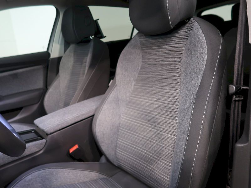 Škoda Superb (2024) 2.0TDI 110KW DSG NAVI - fotka 15 z 43