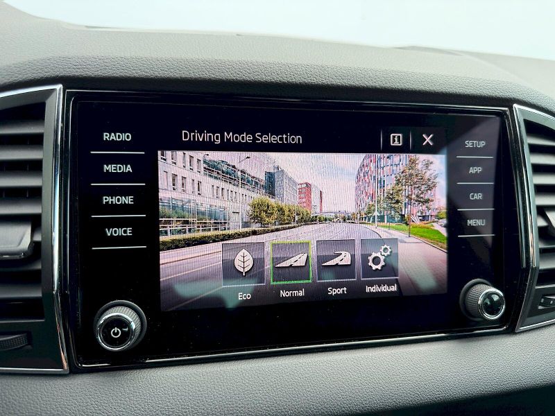 Škoda Karoq (2019) 1.5 TSI 110kW DSG SportLine - fotka 17 z 35