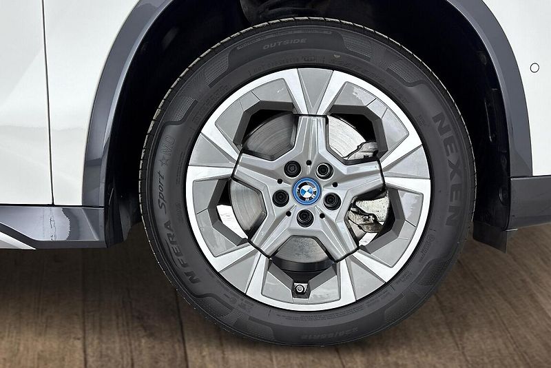 BMW X1 xDrive30e - fotka 5 z 13