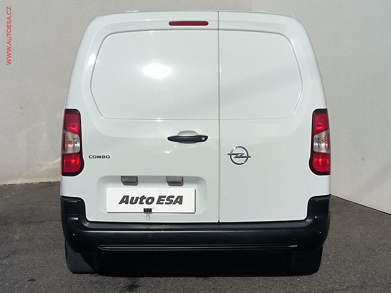 Opel Combo (2022) 1.5CDTi MAXi XL, Edition - fotka 5 z 21